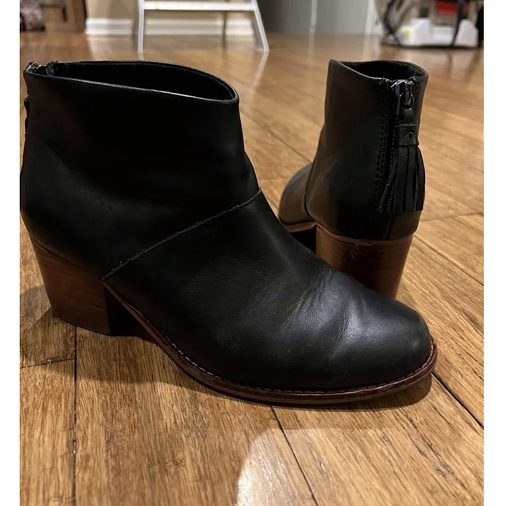 TOMS Carpe Diem Black Leather Zip Ankle Boots Womens 8 Booties